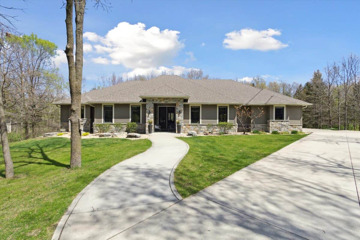 9422-N-Raven-Ct-Milton-WI