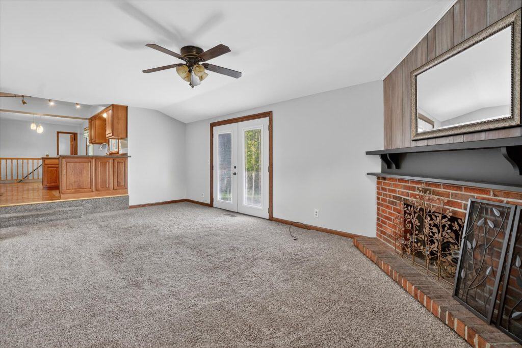 18-3806-E-Jacobs-Dr-Milton-WI-53563-WindowStill