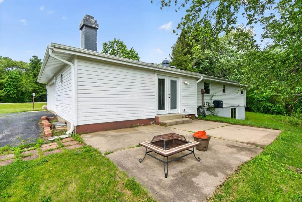 38-3806-E-Jacobs-Dr-Milton-WI-53563-WindowStill